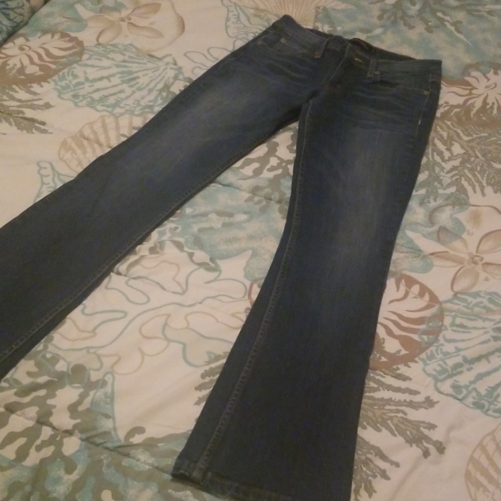 Levi's - Picture 2 of 5